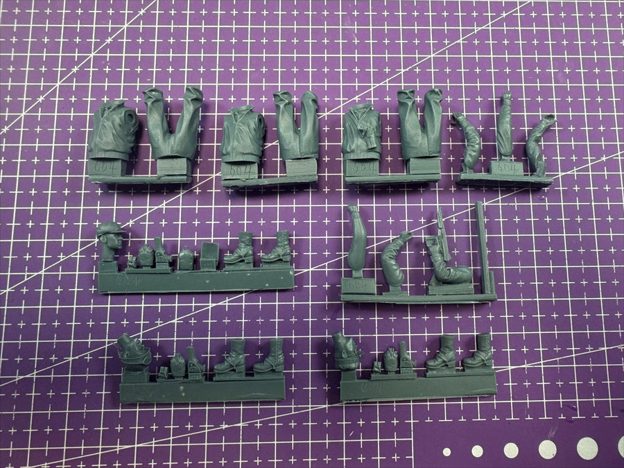 WWII German Crew/Support Personnel with Pistols 1/35 Resin Figure Set - resin model view 2