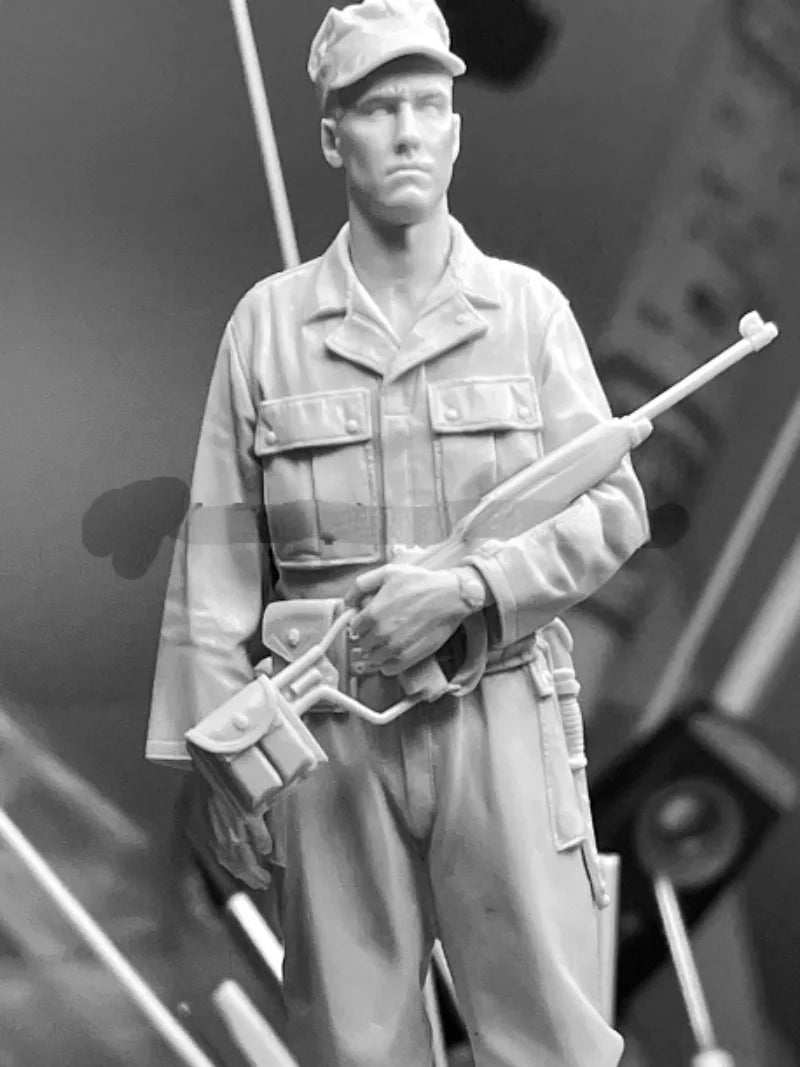 1/16 WWII US Soldier in Splinter Camo at Ready, Resin Model Figure Kit, Unassembled and Unpainted