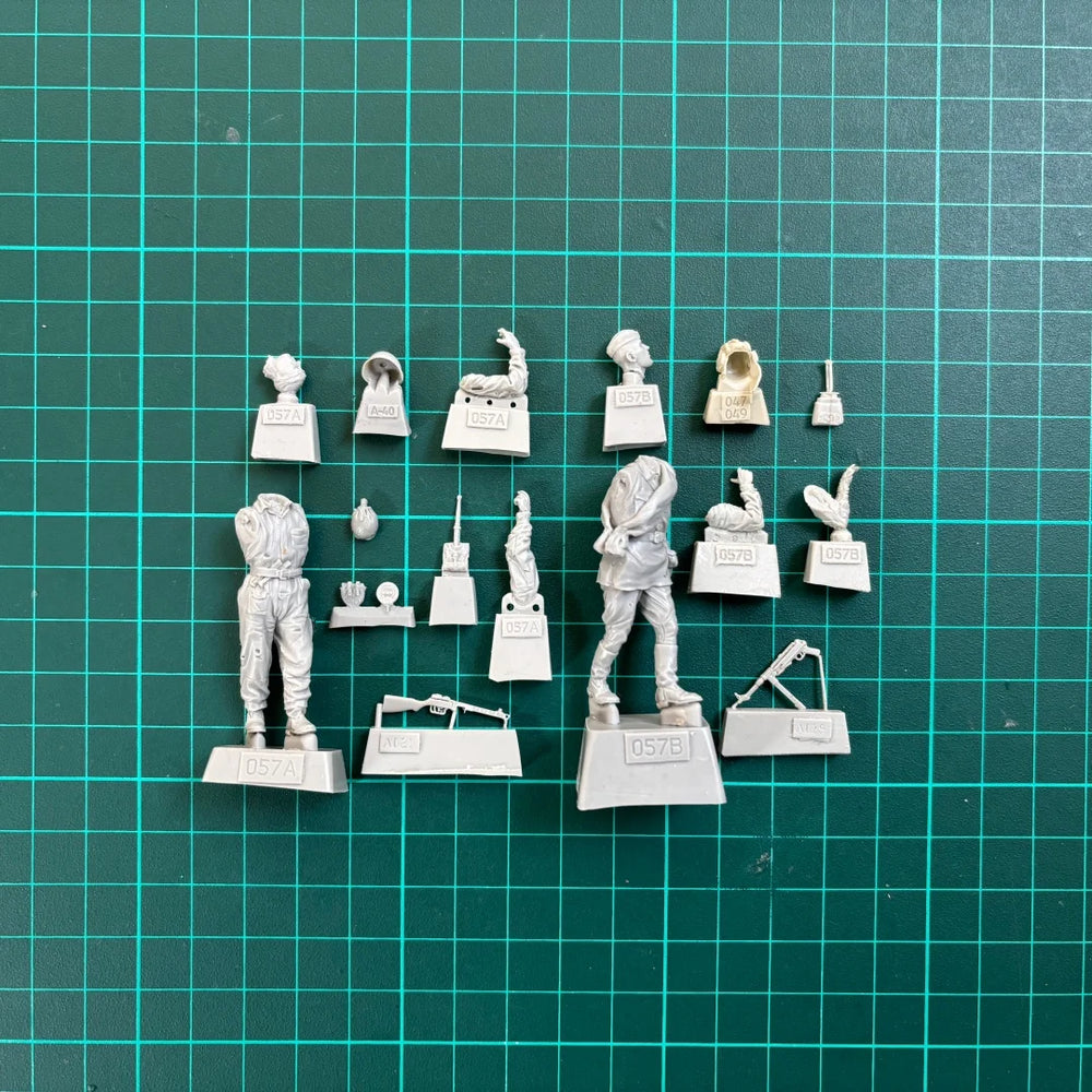 1/35 WWII Soviet Infantry Set, 6 Figures, Resin Model Figure Kit, Unassembled and Unpainted