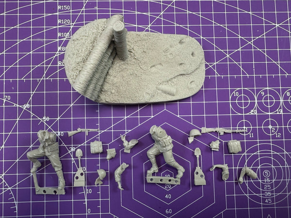 1/35 Modern Marines Combat Team, 4 Figures, Resin Model Figure Kit, Unassembled and Unpainted