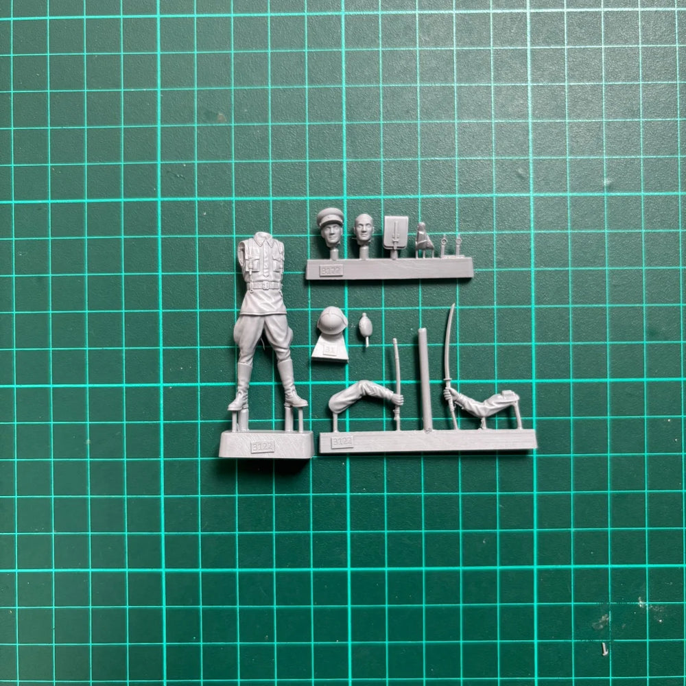 1/35 WWII Soviet Red Army Captain, Resin Model Figure Kit, Unassembled and Unpainted