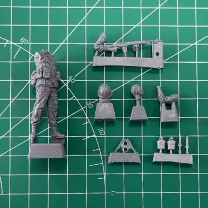 1/35 WWII Allied Machine Gunner, Resin Model Figure Kit, Unassembled and Unpainted
