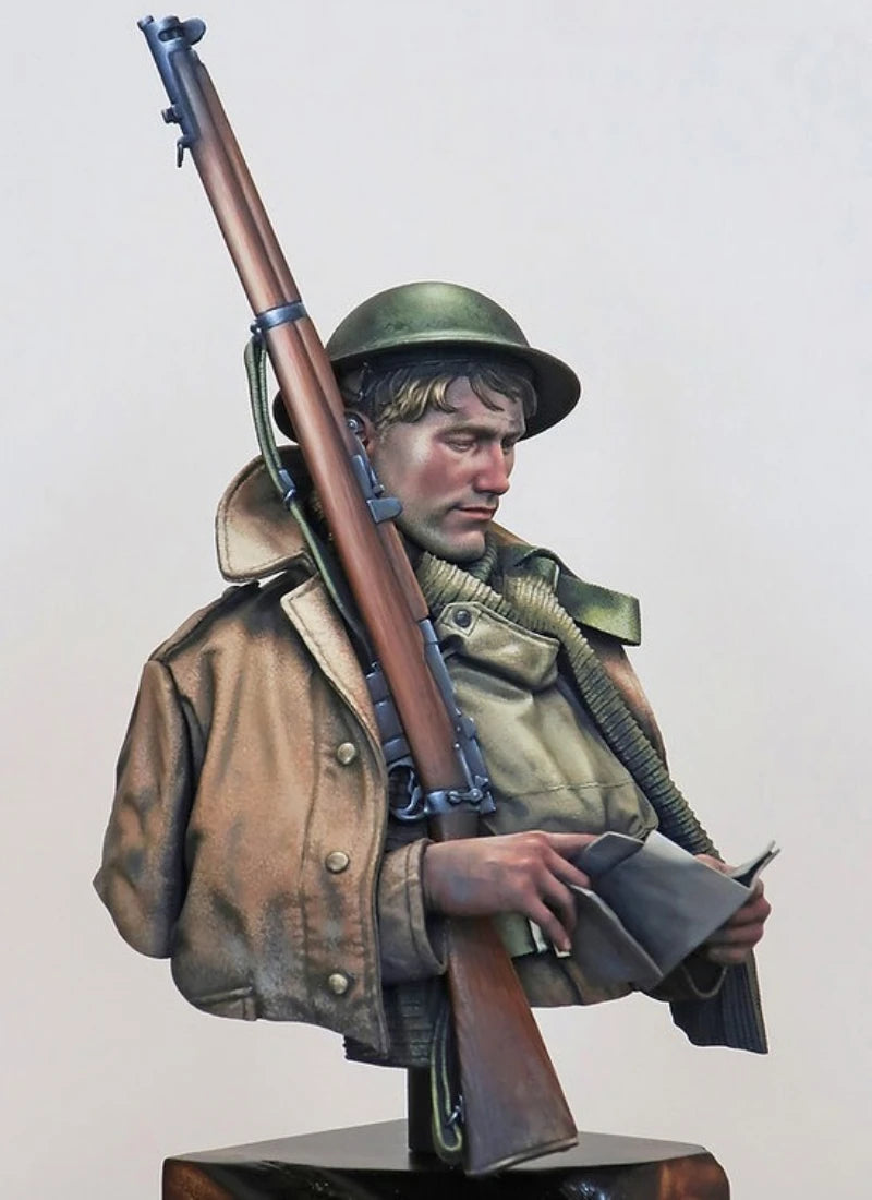 1/10 WWI British Soldier Reading Letter, Resin Model Bust Kit, Unassembled and Unpainted