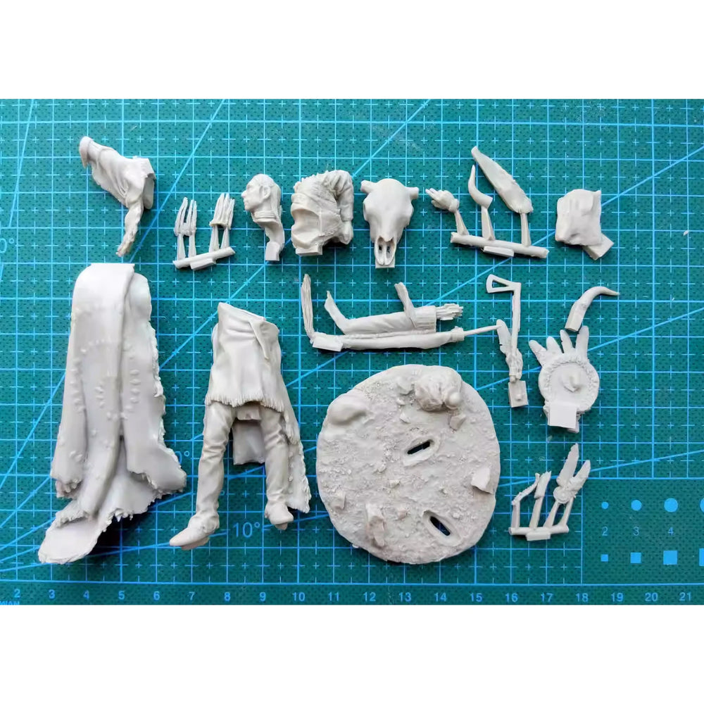 1/24 Native American Warriors with Rifles and Tomahawks, Resin Model Figure Kit, Historical Theme, Unassembled and Unpainted