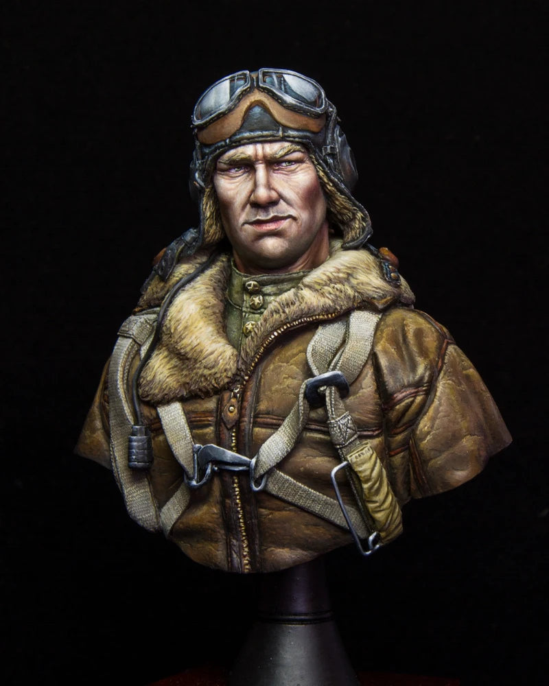 1/10 WWII Soviet Fighter Pilot, Resin Model Bust Kit, Unassembled and Unpainted