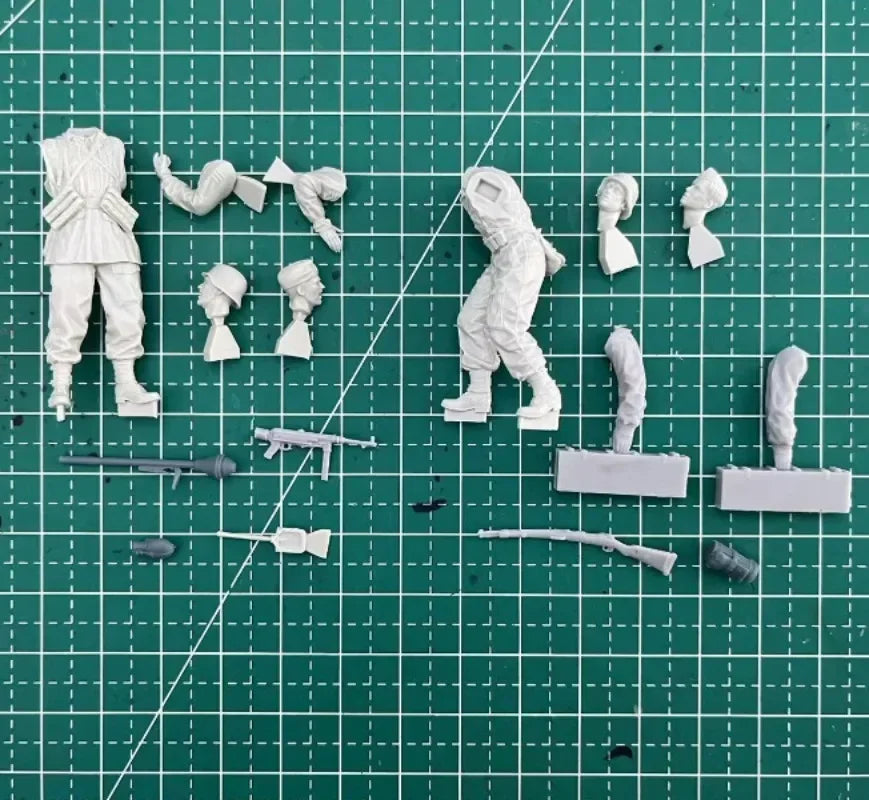 1/35 WWII US Infantry Assault Team, 2 Figures, Resin Model Figure Kit, Unassembled and Unpainted
