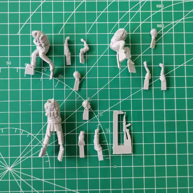 1/35 Modern Civil Militia Corps, 3 Figures, Resin Model Figure Kit, Unassembled and Unpainted