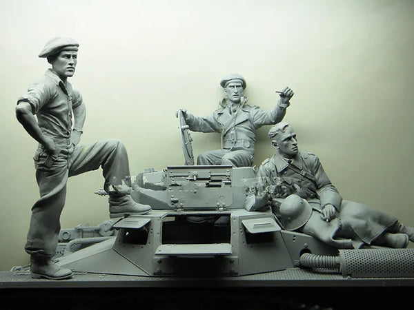 1/16 WWII German Panzer Crew at Action Stations, 4 Figures, Resin Model Figure Kit, Unassembled and Unpainted