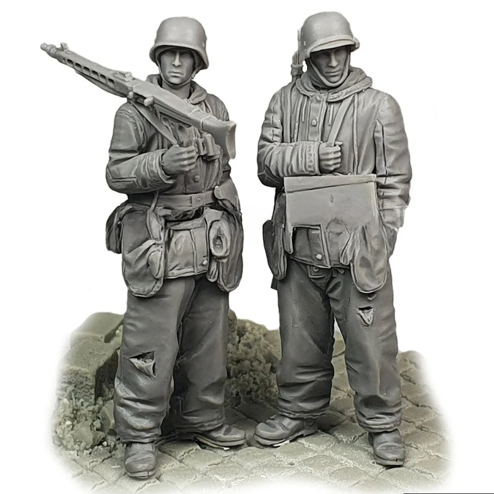 1/35 WWII German Infantry with MG42 and MP40, 2 Figures, Resin Model Figure Kit, Unassembled and Unpainted