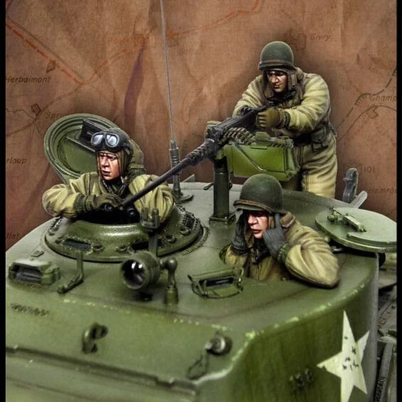 1/35 WWII US Tank Crew at Tank Hatches, 3 Figures, Resin Model Figure Kit, Unassembled and Unpainted
