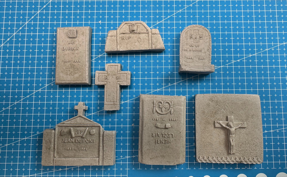 Graveyard Cemetery, Resin Model Diorama Kit, Fantasy Theme, Unassembled and Unpainted