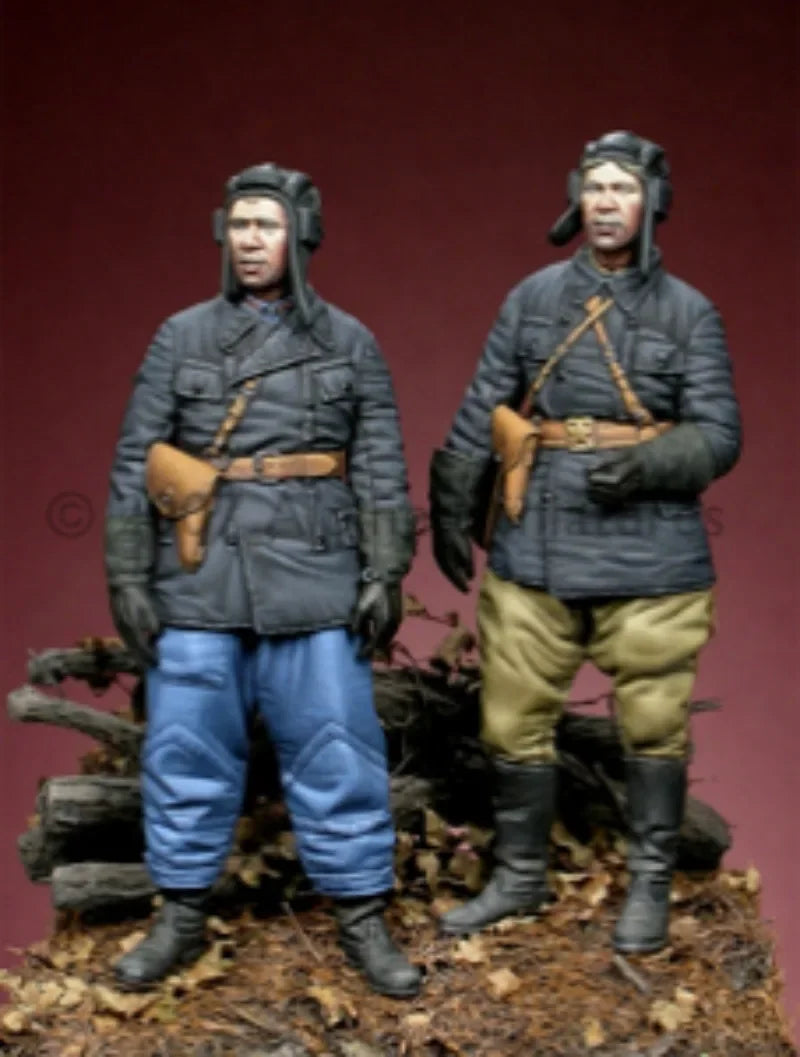 1/35 WWII Soviet Tank Officer and Crewman, 2 Figures, Resin Model Figure Kit, Unassembled and Unpainted