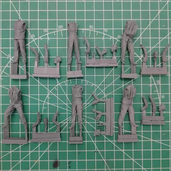 1/35 WWII Soviet Submarine Officers and Sailors, 6 Figures, Resin Model Figure Kit, Unassembled and Unpainted