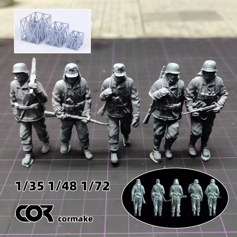 1/35 WWII German Winter Infantry Squad, 5 Figures, Resin Model Figure Kit, Unassembled and Unpainted