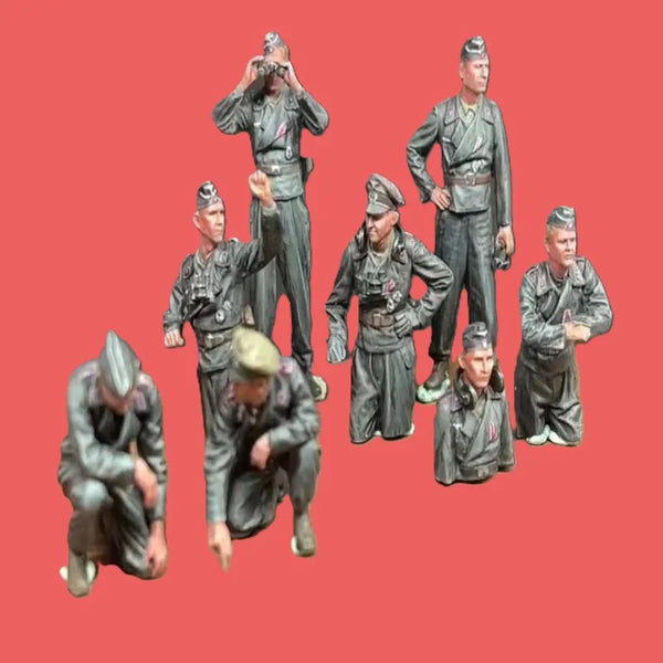 1/35 WWI German Infantry Squad in Combat Poses, 7 Figures, Resin Model Figure Kit, Unassembled and Unpainted