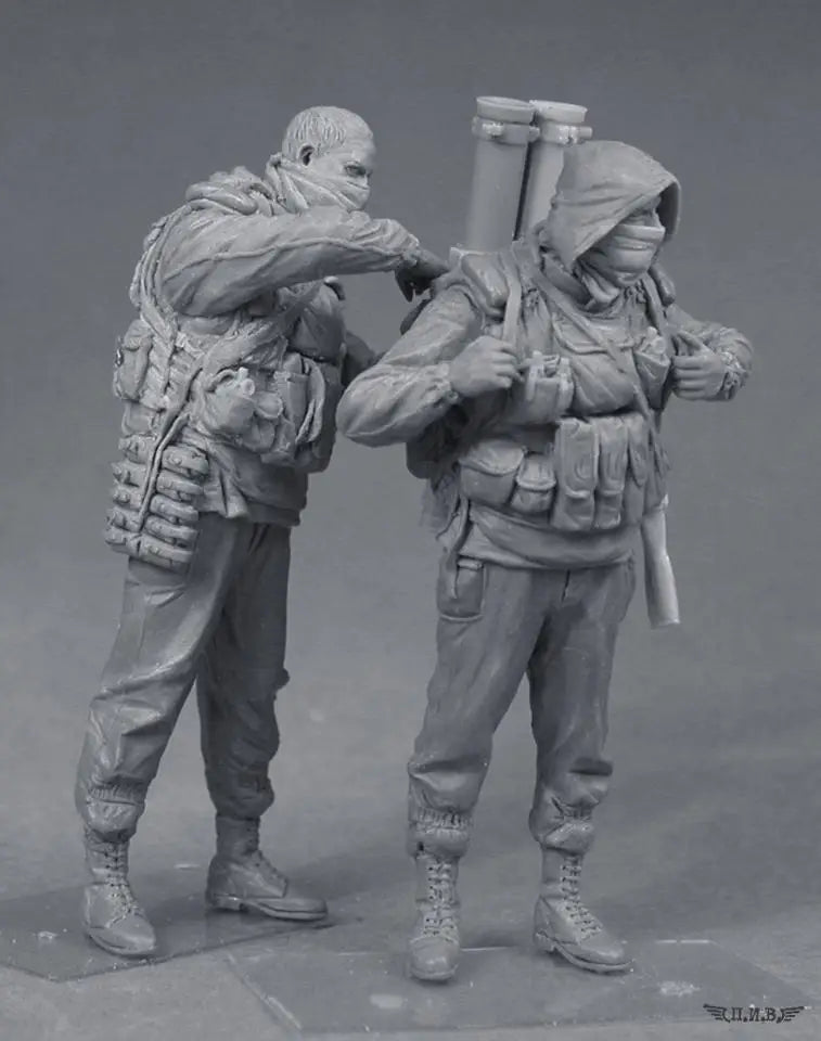 1/35 Modern Russian Arctic Combat Operators, 2 Figures, Resin Model Figure Kit, Unassembled and Unpainted