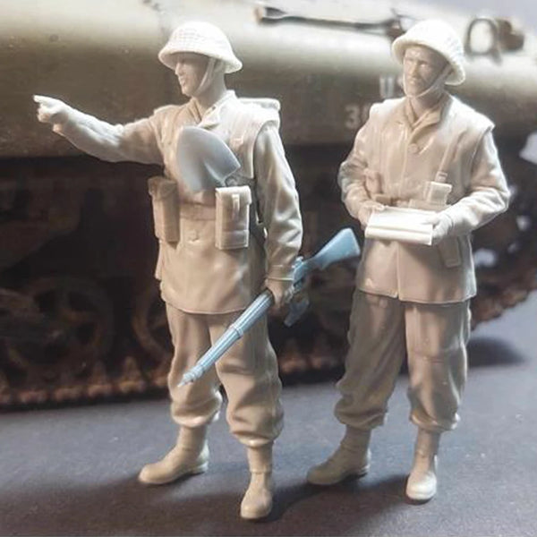 1/35 WWII British Officers Briefing, 2 Figures, Resin Model Figure Kit, Unassembled and Unpainted