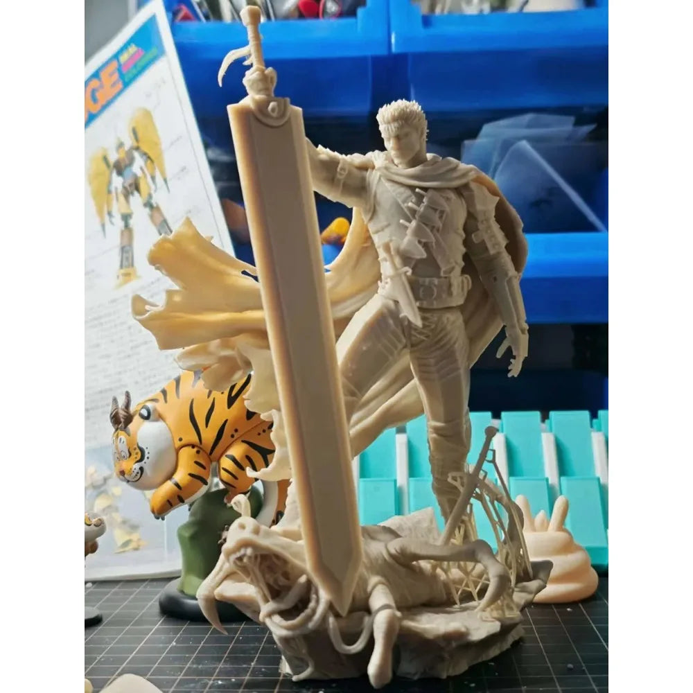 Armored Fantasy Warrior with Winged Cape, Resin Model Figure Kit, Fantasy Theme, Unassembled and Unpainted