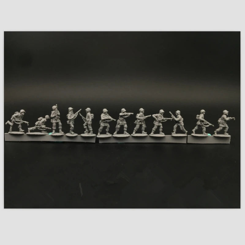 1/72 WWII Allied U.S. Infantry Squad, 17 Figures, Resin Model Figure Kit, Unassembled and Unpainted