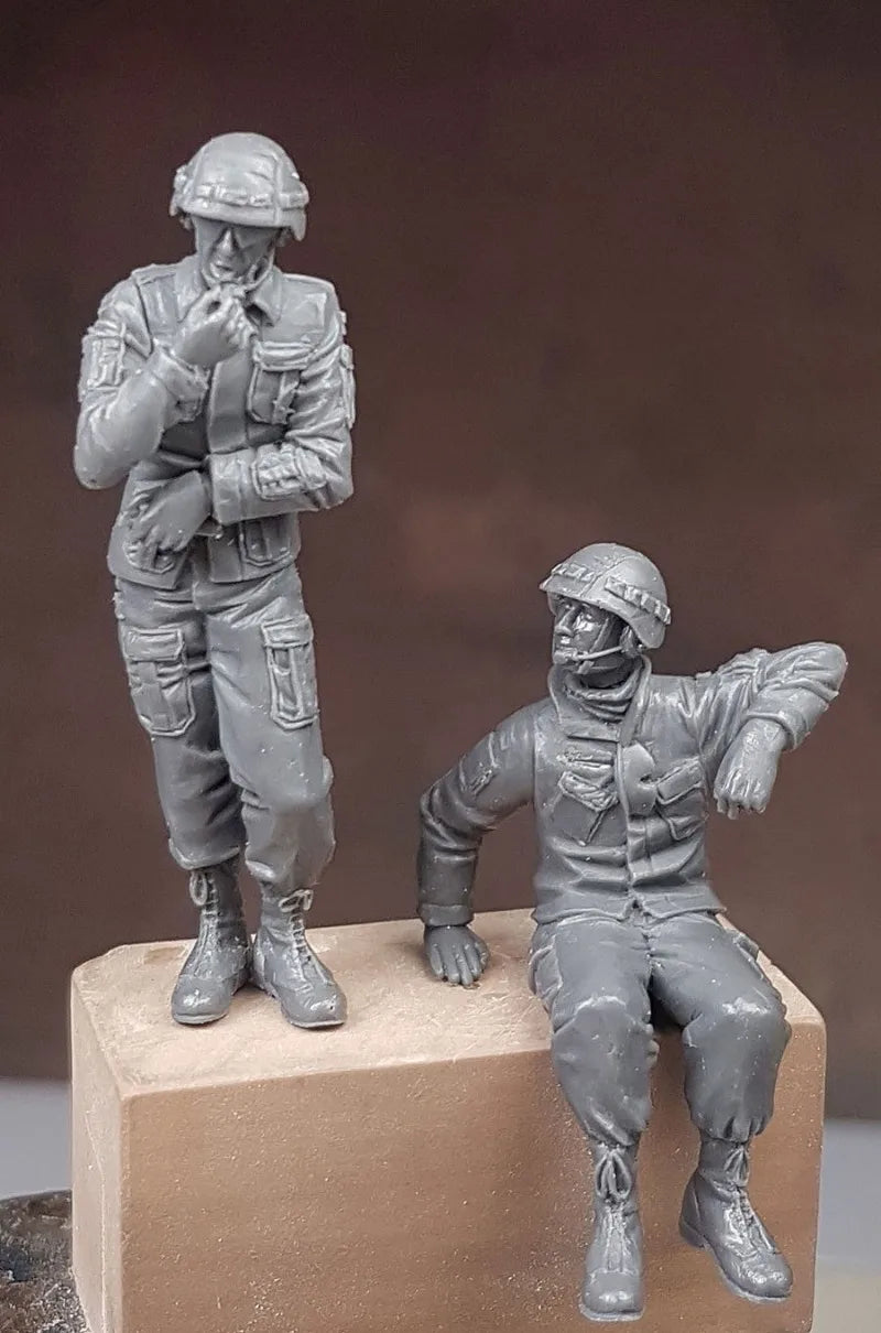 1/35 WWII Polish Infantry at Fortified Post, 2 Figures, Resin Model Figure Kit, Unassembled and Unpainted