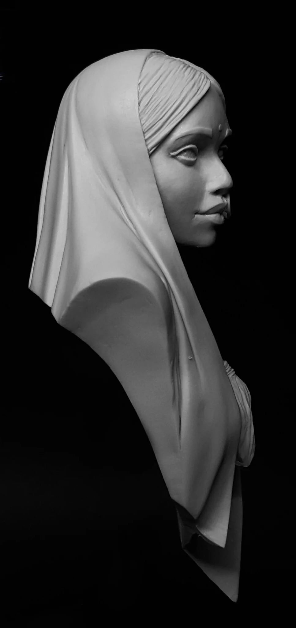1/10 Woman with Ornate Jewelry, Resin Model Bust Kit, Fantasy Theme, Unassembled and Unpainted