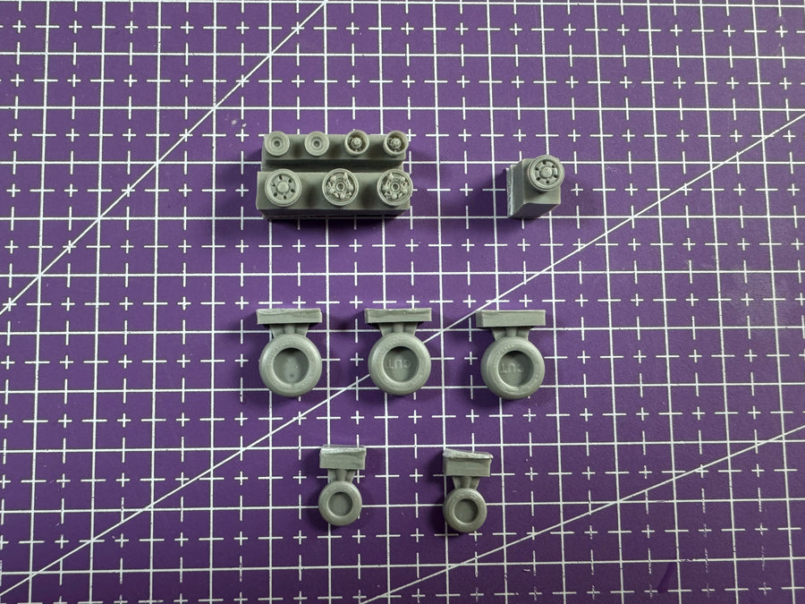 1/72 Scale Resin Aircraft Landing Gear Wheel Set - 5 Piece Kit - resin model view 2