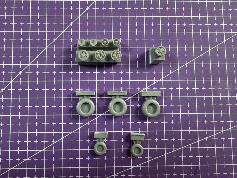 1/72 Scale Resin Aircraft Landing Gear Wheel Set - 5 Piece Kit - unpainted resin model kit