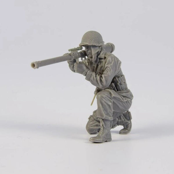 1/35 WWII US Soldier Charging with Tommy Gun, Resin Model Figure Kit, Unassembled and Unpainted