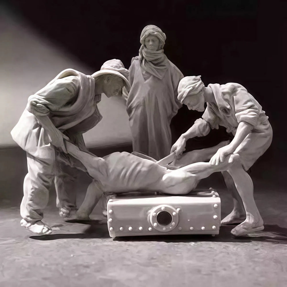 1/35 WWII Soldiers Evacuating Wounded Casualty, 3 Figures, Resin Model Figure Kit, Unassembled and Unpainted