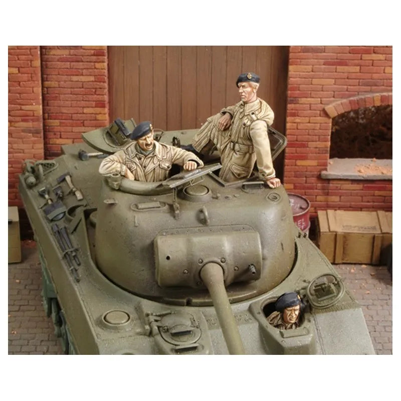 1/35 WWII British Tank Crew in Berets, 2 Figures, Resin Model Figure Kit, Unassembled and Unpainted