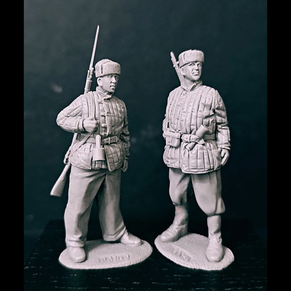 1/35 WWII Soviet Moscow Militia, 2 Figures, Resin Model Figure Kit, Unassembled and Unpainted