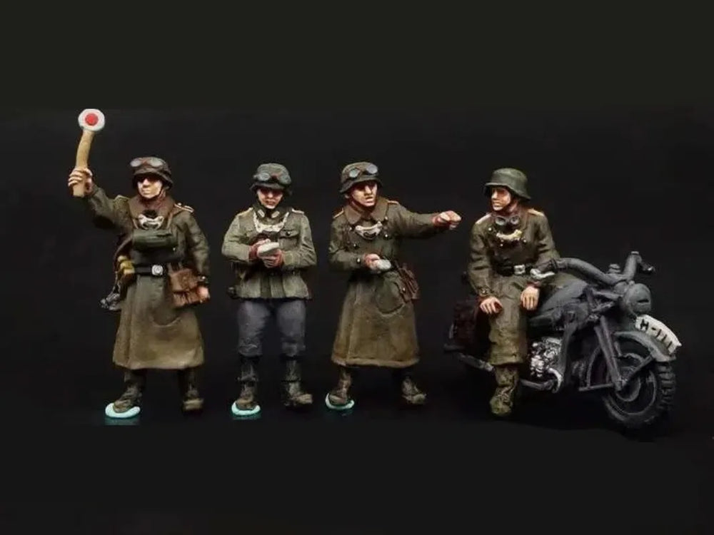 1/72 WWII German Soldiers with Motorcycle, 4 Figures, Resin Model Diorama Kit, Unassembled and Unpainted