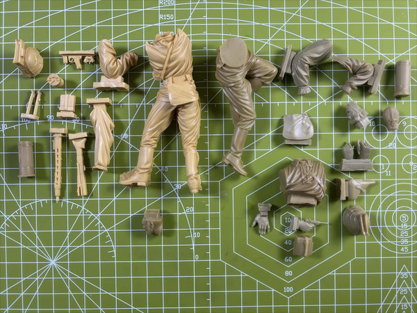 WWII German Wehrmacht Squad 3 Figures 1/16 Scale Resin Kit