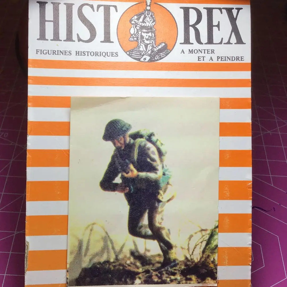 1/35 WWI French Infantryman Advancing with Rifle, Resin Model Figure Kit, Unassembled and Unpainted