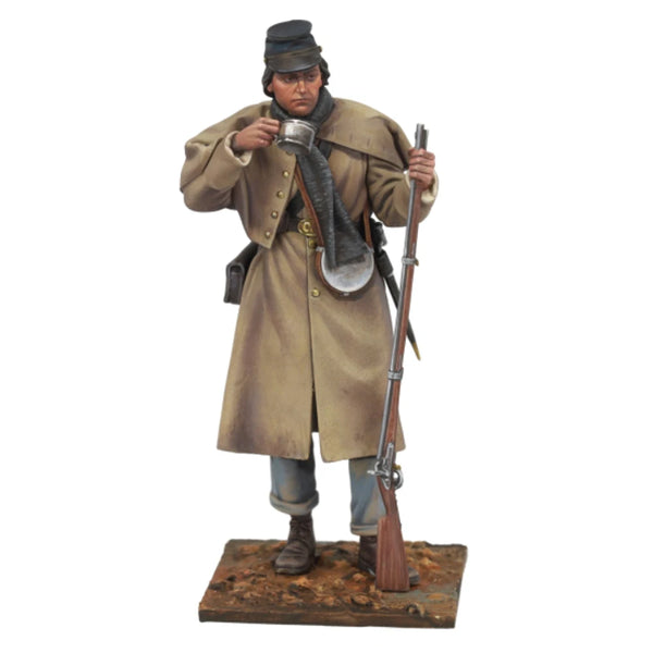 1/24 American Civil War Infantry Soldier with Greatcoat and Fixed Bayonet, Resin Model Figure Kit, Unassembled and Unpainted