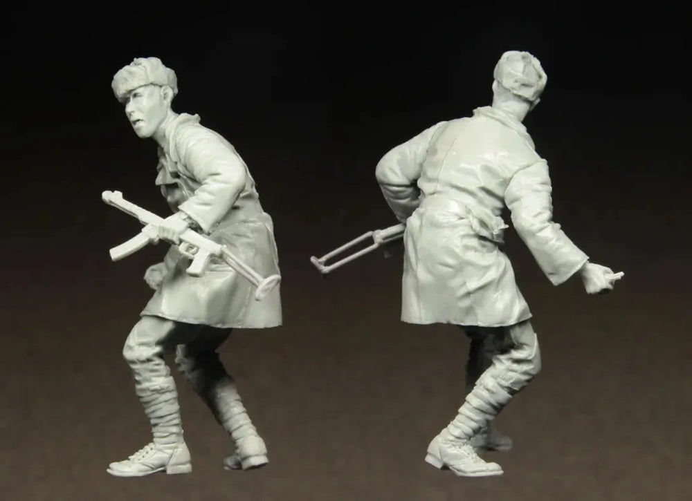 1/35 WWI Russian Infantryman, Resin Model Figure Kit, Unassembled and Unpainted