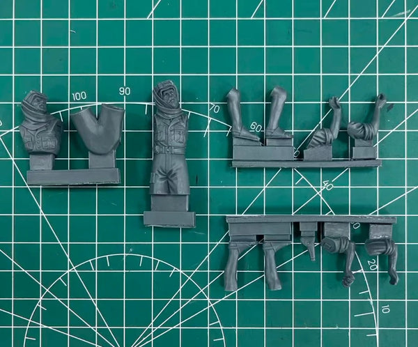 1/35 WWII British SAS Jeep Crew, 2 Figures, Resin Model Figure Kit, Unassembled and Unpainted