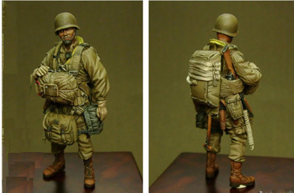1/35 WWII German Rifleman Combat-Loaded, Resin Model Figure Kit, Unassembled and Unpainted