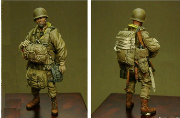 1/35 WWII German Rifleman Combat-Loaded, Resin Model Figure Kit, Unassembled and Unpainted