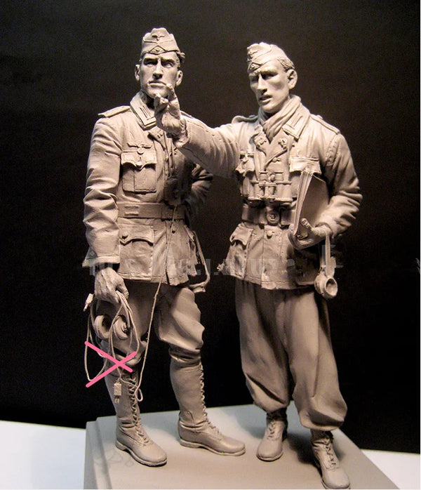 1/16 WWI Military Officers, 2 Figures, Resin Model Figure Kit, Unassembled and Unpainted
