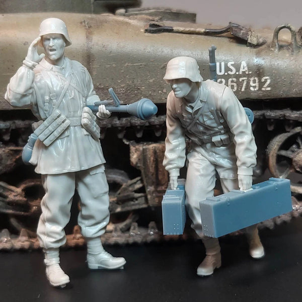 1/35 WWII US Combat Soldiers, 2 Figures, Resin Model Figure Kit, Unassembled and Unpainted