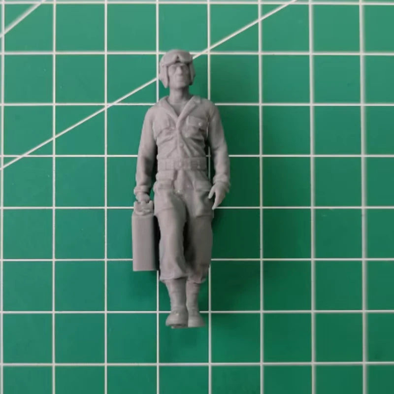 1/35 WWII Allied Tank Crew Soldier, Resin Model Figure Kit, Unassembled and Unpainted