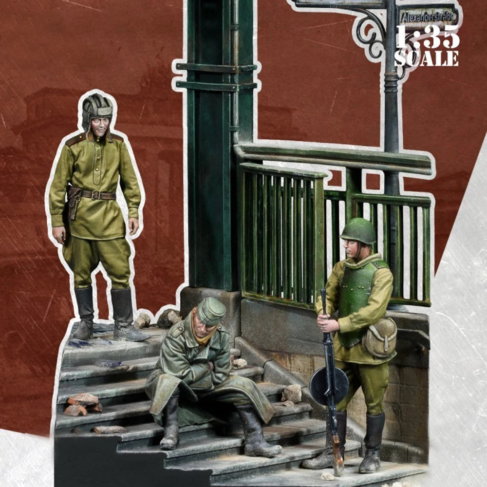 1/35 WWII Guard Checkpoint, 3 Figures, Resin Model Figure Kit, Unassembled and Unpainted
