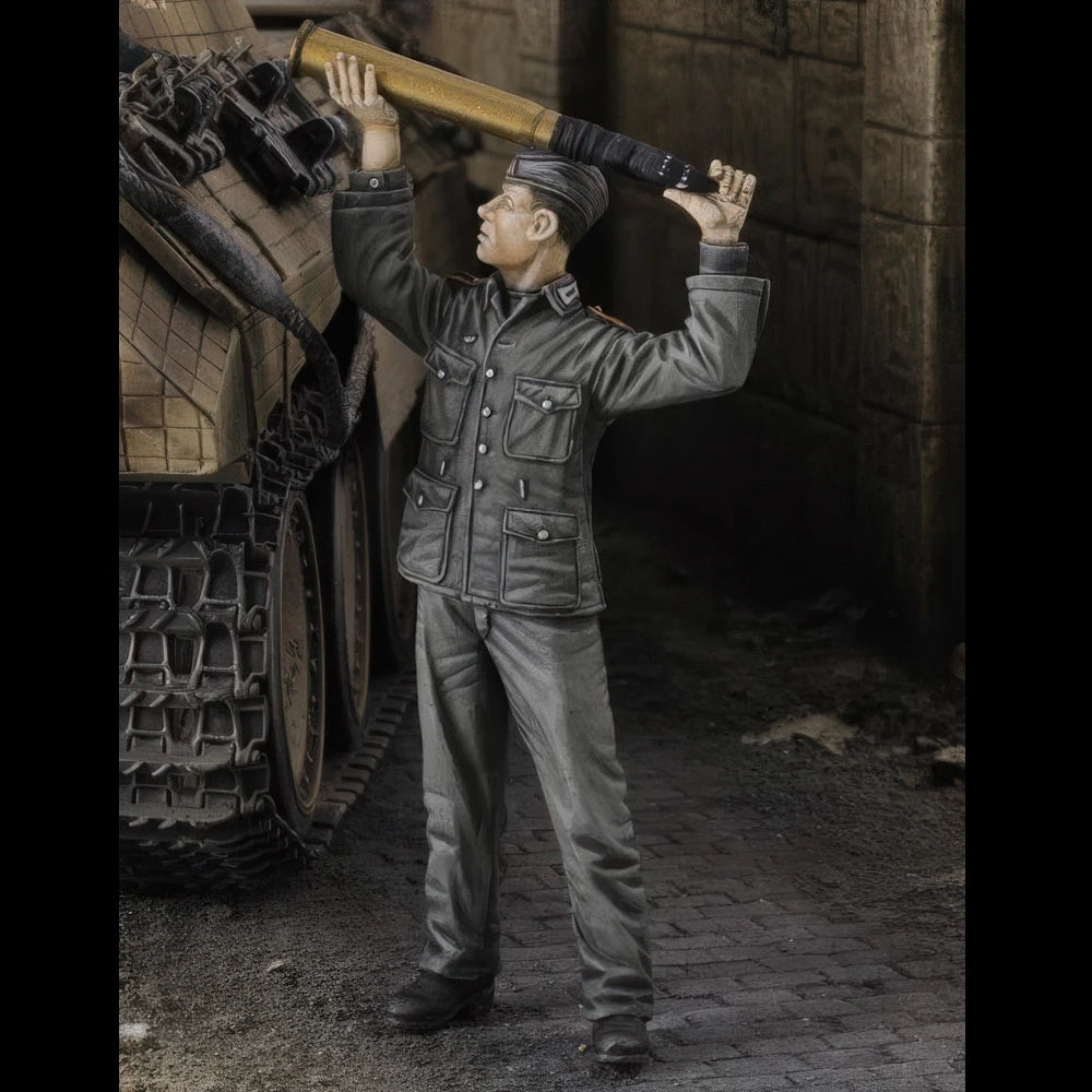 1/35 WWII German Tanker, Resin Model Figure Kit, Unassembled and Unpainted