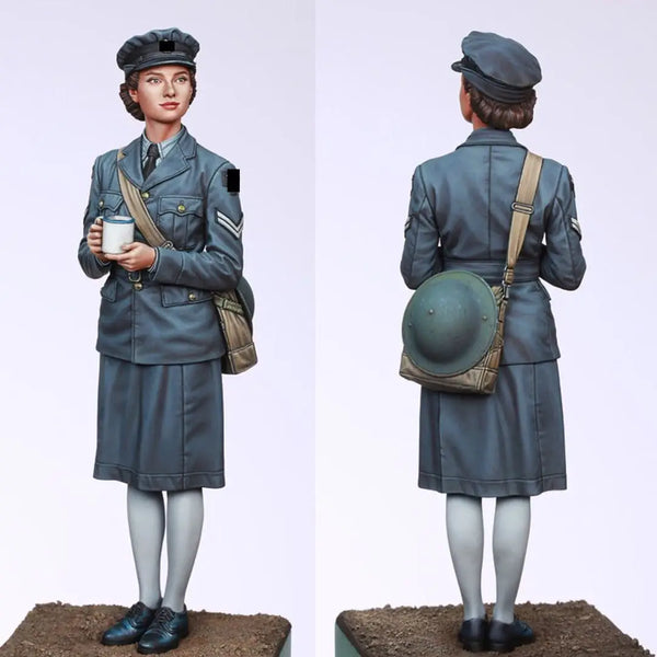 1/35 WWII Soviet Female Soldier with Rifle, Resin Model Figure Kit, Unassembled and Unpainted
