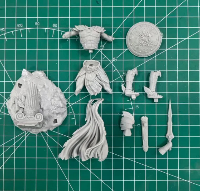 1/24 Warrior with Medusa Shield, Resin Model Figure Kit, Fantasy Theme, Unassembled and Unpainted
