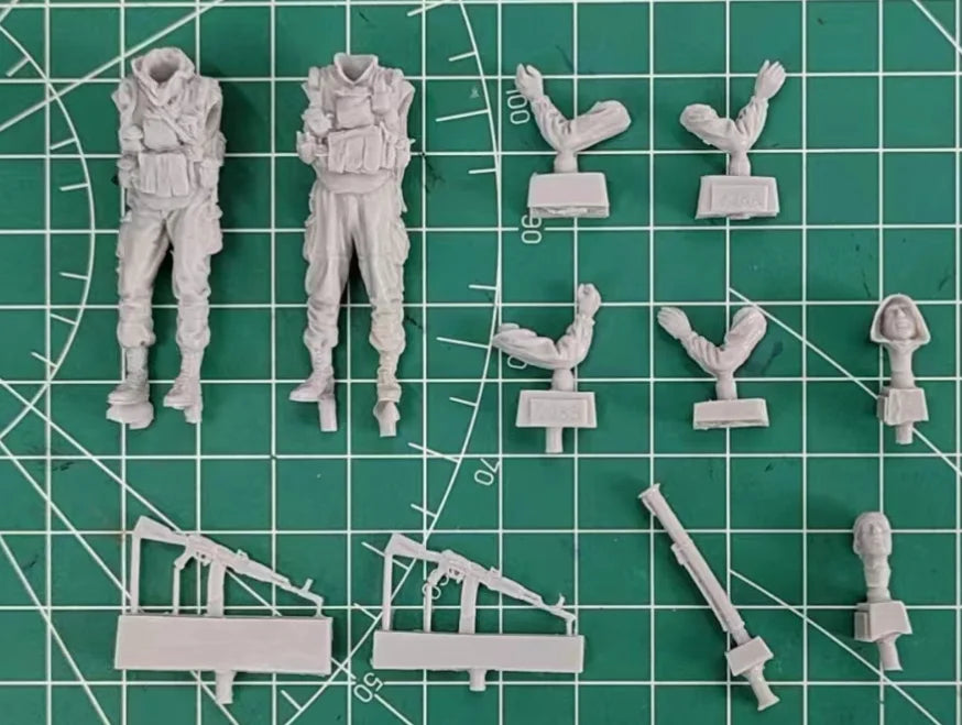 1/35 Modern Russian GRU Special Forces, 2 Figures, Resin Model Figure Kit, Unassembled and Unpainted