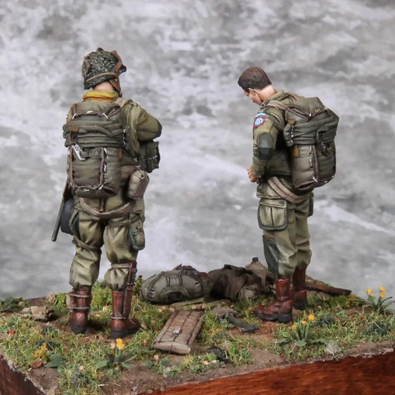 1/35 WWII US Airborne Machine Gunner and Spotter, 2 Figures, Resin Model Figure Kit, Unassembled and Unpainted