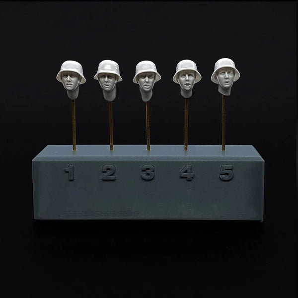 1/35 WWII German Infantry Heads with Stahlhelme, 5 Figures, Resin Model Bust Kit, Unassembled and Unpainted
