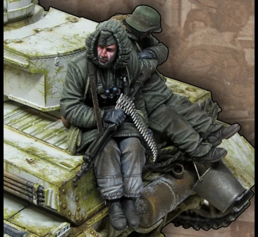 1/35 Modern Winter Soldier, 2 Figures, Resin Model Figure Kit, Unassembled and Unpainted